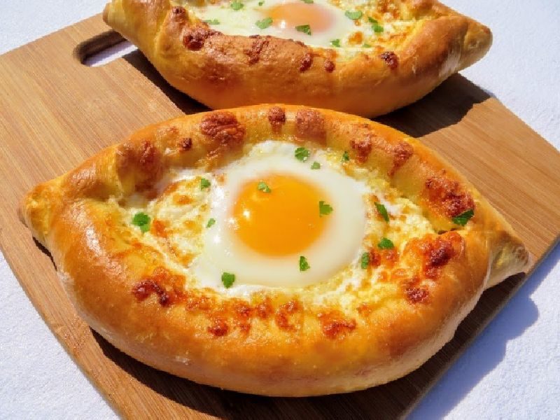 Очень вкусные хачапури, а готовятся очень просто. Мой любимый рецепт img_5c7f524d462f6