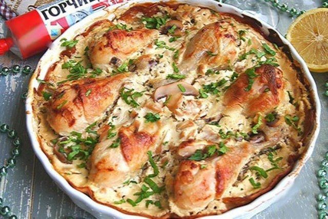 kurinie-goleni-v-smetannom-souse