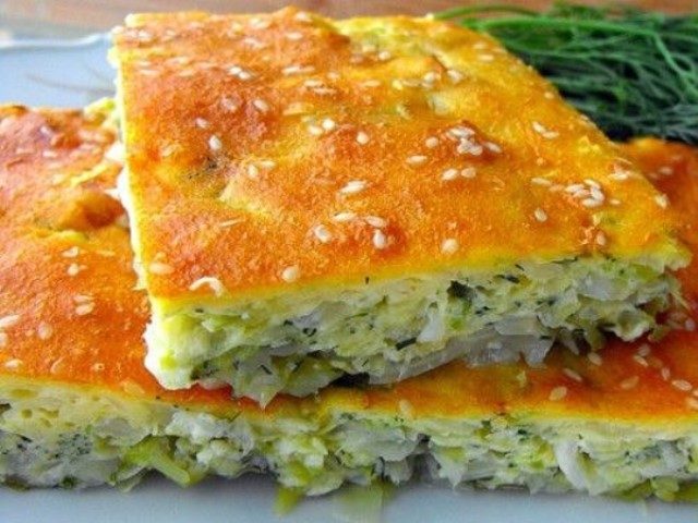 pirog-delaetsya-prosto-no-on-ochen-vkusnyj-aromat-stoit-na-ves-dom-1