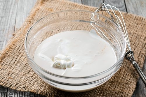 rjazhenka-i-smetana-desert-iz-rjazhenki-plombir
