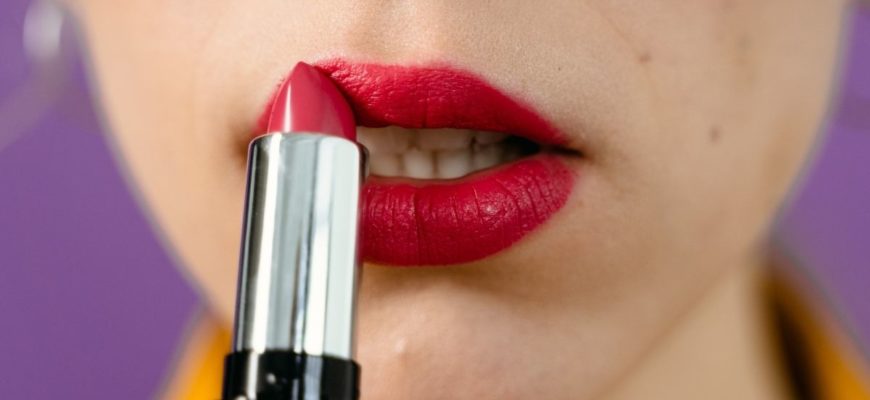 5 хитростей в макияже губ, чтобы мужчина выделял вас в толпе
