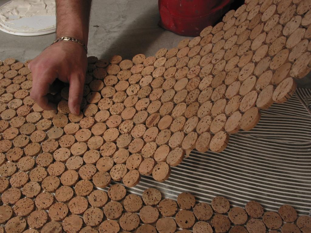 Handmade: коврик из винных пробок