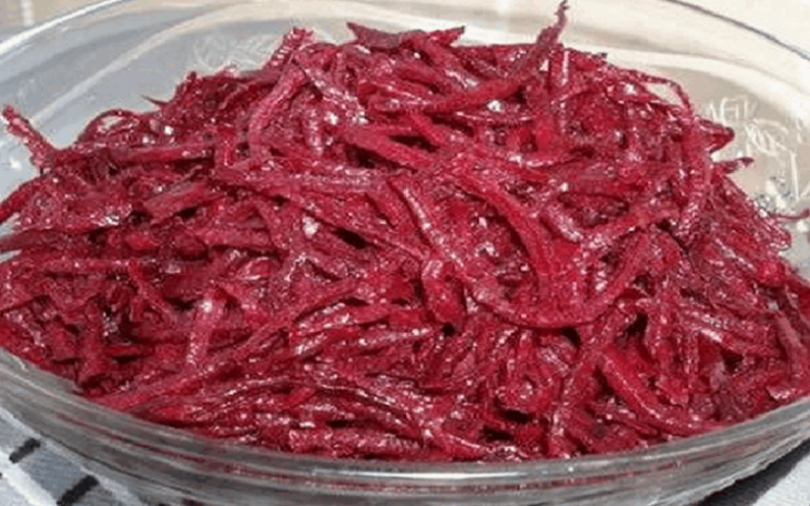 Эта закуска может стать хитом на вашей кухне. Готовится из свеклы и является кладом витаминов . Эта закуска может стать хитом на вашей кухне. Готовится из свеклы и является кладом витаминов .
