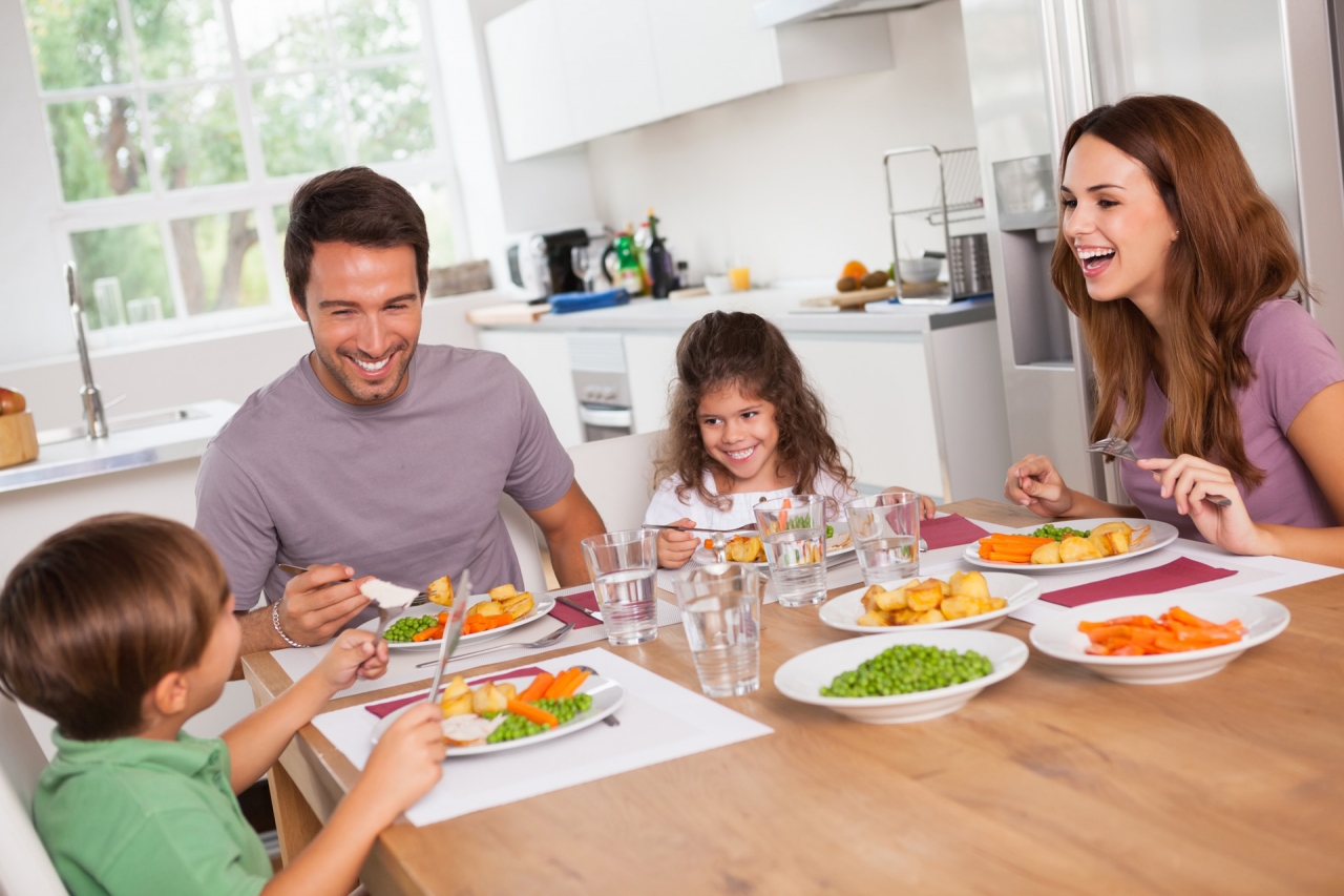 Зачем пить воду во время еды?