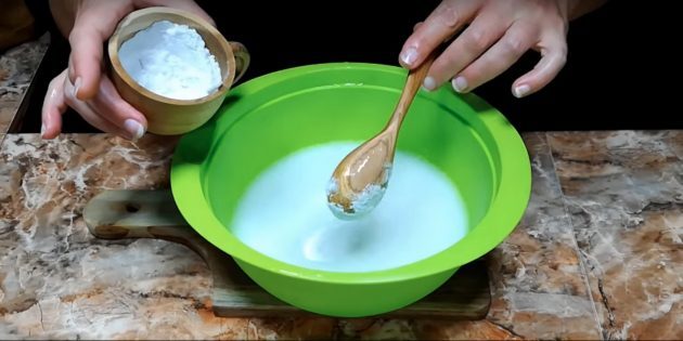 5 способов почистить диван в домашних условиях
