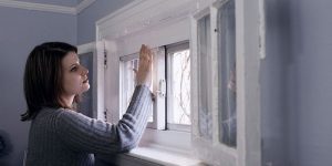 Вот как использовать пищевую пленку! 13 хитрых способов применения чудо-материала. Вот как использовать пищевую пленку! 13 хитрых способов применения чудо-материала.