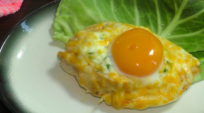 Куриное филе с яйцом