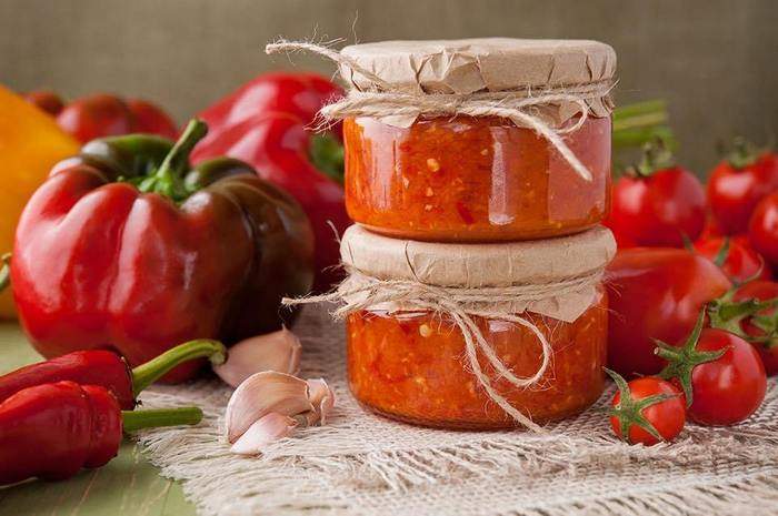 Аджика из болгарского перца на зиму: 10 самых вкусных рецептов