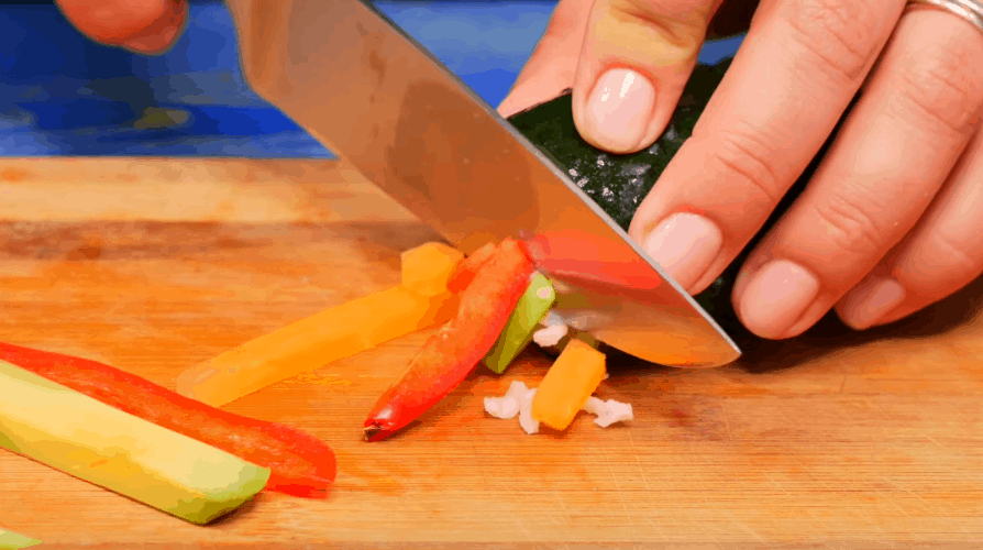 Нетривиальная подача обычных огурцов: оригинально, просто и вкусно