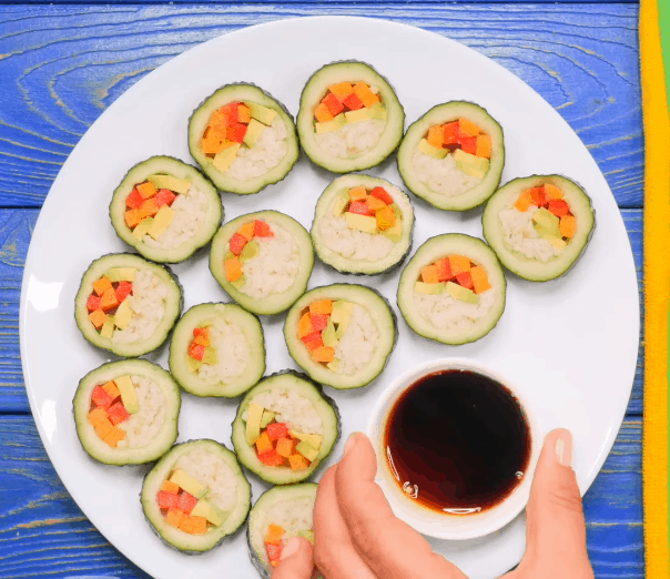 Нетривиальная подача обычных огурцов: оригинально, просто и вкусно