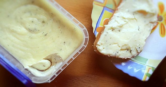 Эта намазка на хлеб даст фору мясным деликатесам. Готовлю каждые выходные, а хватает на пару дней.